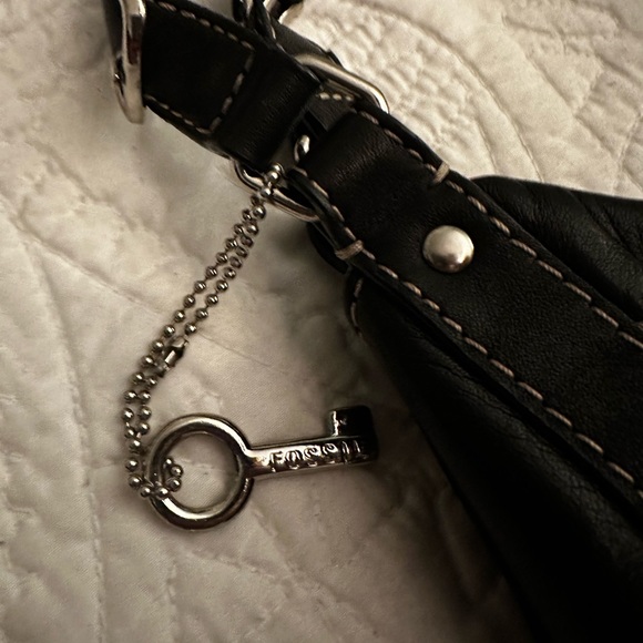 Fossil Hobo Bag - Picture 5 of 8